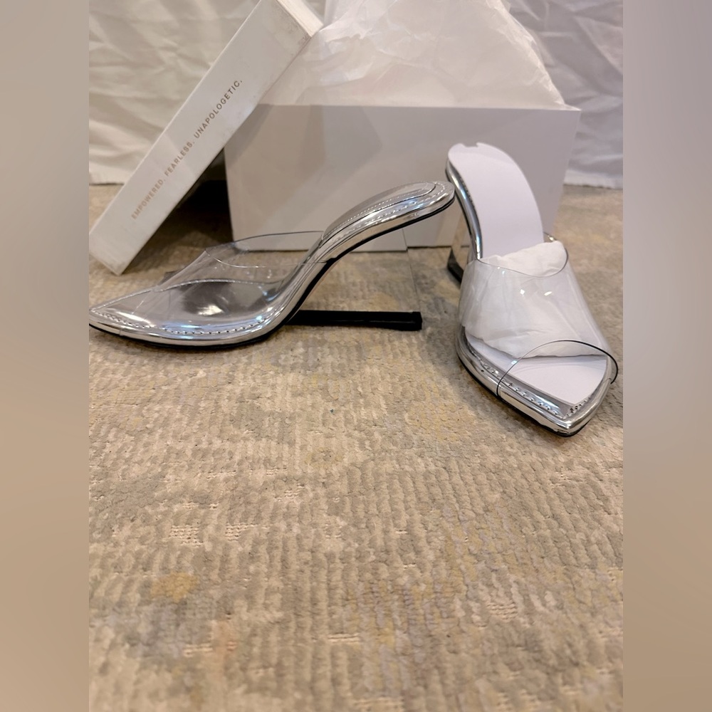 SOLD OUT NEWGood American Cinderella Silver Clear Sandal Wedges Size 7.5 GA368VX